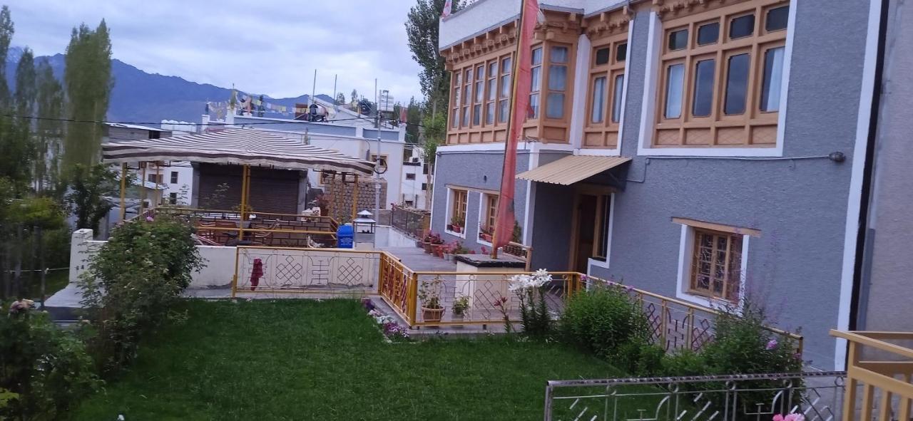 Chandan Guest House Leh Exterior photo